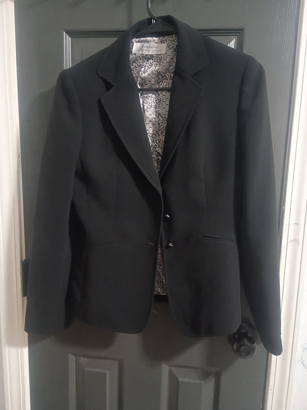 Tahari Black Women's Structured Blazer with Notch Lapel Size #4
